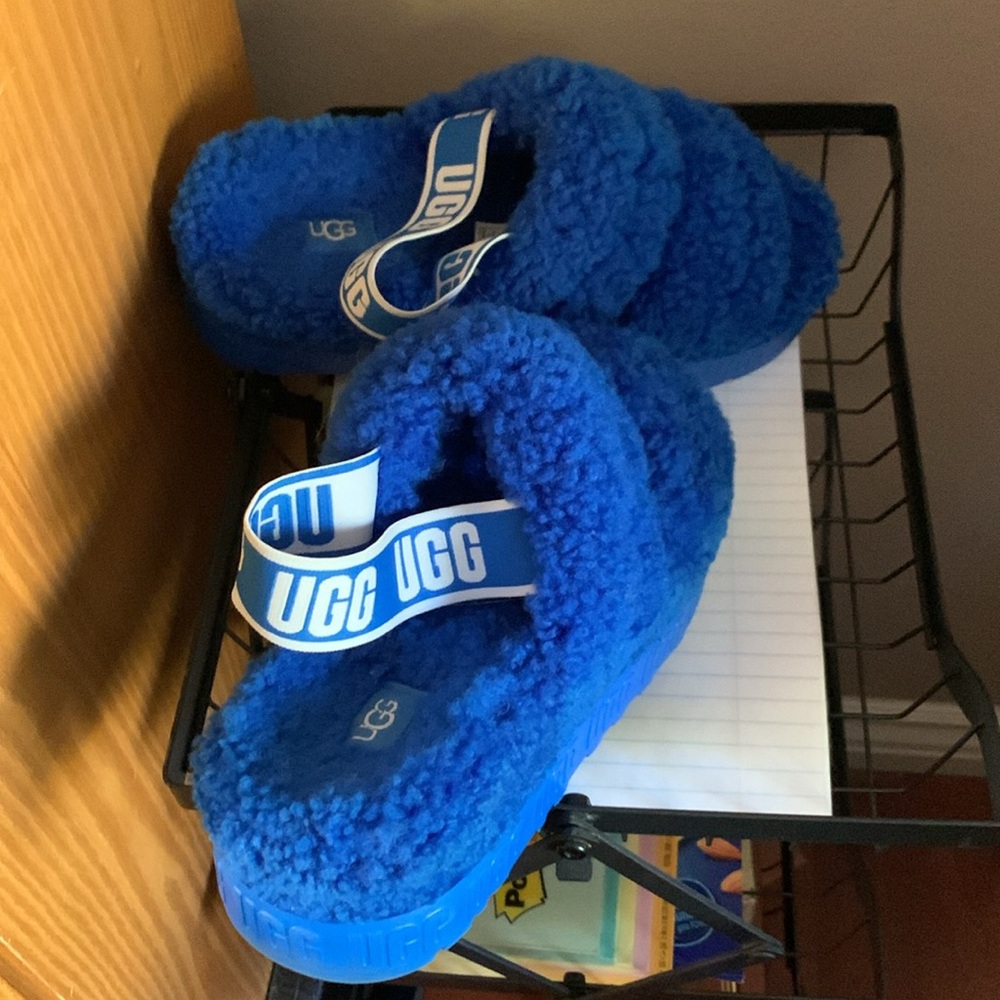 Ugg. Flash $55 - image 2